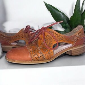 Pikolinos Laser-cut, Lace-up, Cap-toe, Loafers